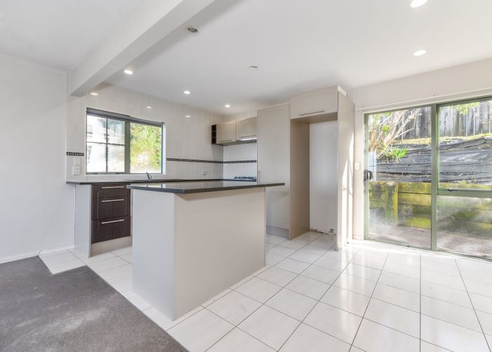  at 1 Highgrove Lane, Totara Vale, Auckland