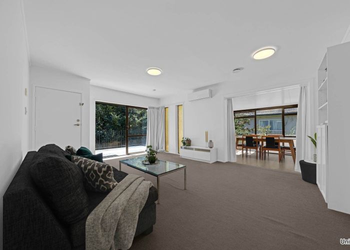  at 1 & 2/15 Cezanne Place, New Lynn, Waitakere City, Auckland