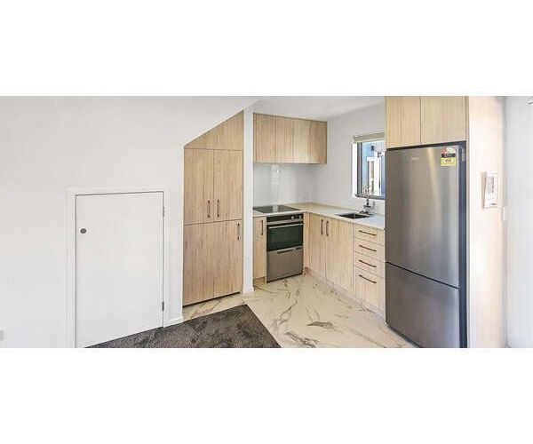  at 8/42 Kaikoura Street, Henderson, Waitakere City, Auckland