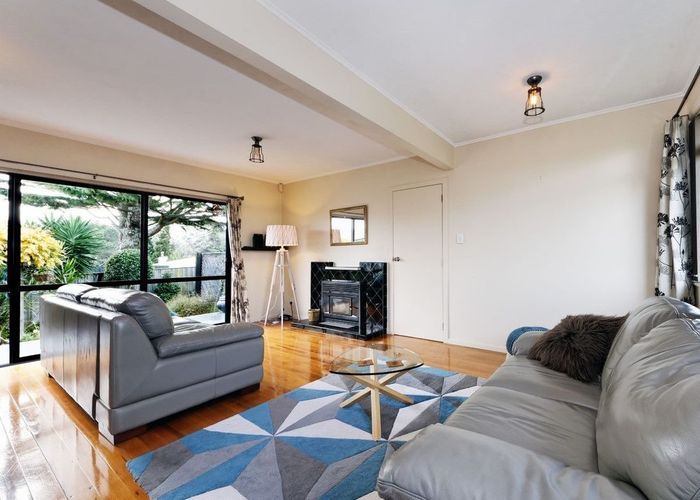  at 50 Chorley Avenue, Massey, Waitakere City, Auckland