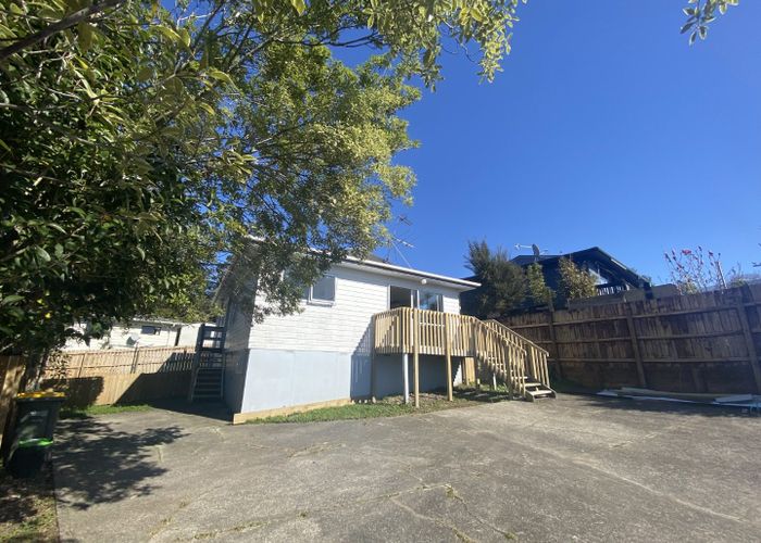  at 5 Meadowvale Rise, Titirangi, Waitakere City, Auckland