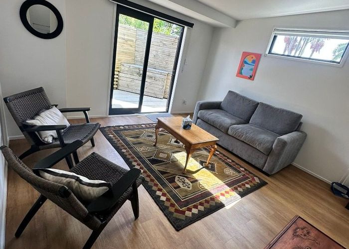  at 1/204  Beach Haven Road, Beach Haven, North Shore City, Auckland