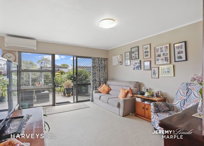  at 28 Faith Bullock Place, New Lynn, Auckland