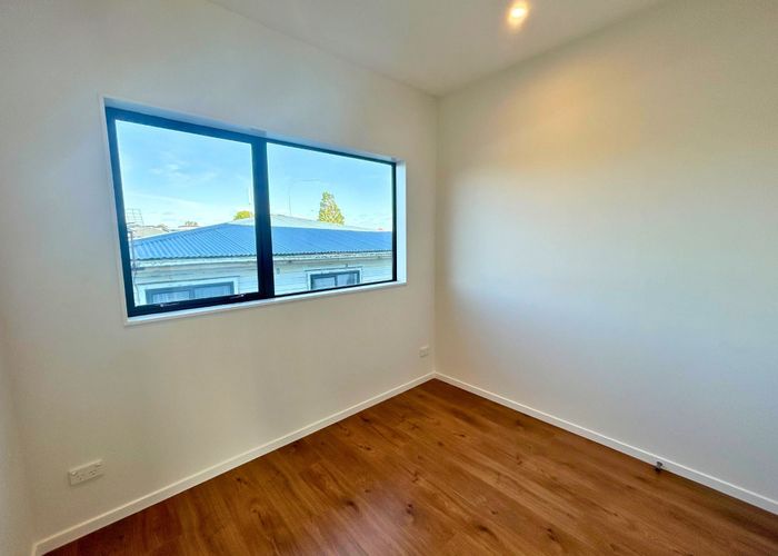  at 723E Massey Road, Mangere, Auckland
