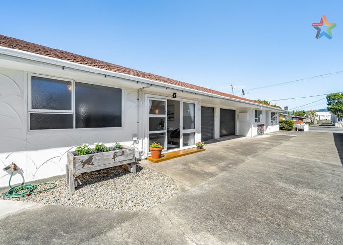  at 2/43 LEIGHTON AVE, GRACEFIELD, LOWER HUTT