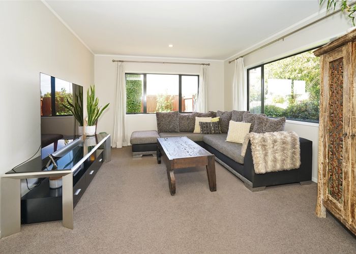  at 38 Macmurdo Avenue, Glenview, Hamilton
