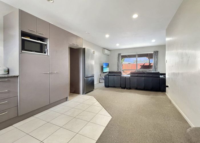  at 8/18 Alicante Avenue, Hill Park, Manukau City, Auckland