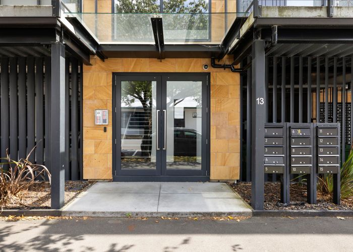  at 13/13 Vialou Street, Hamilton Central, Hamilton