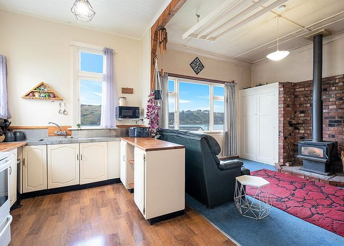  at 8 Ohau Street, Ravensbourne, Dunedin