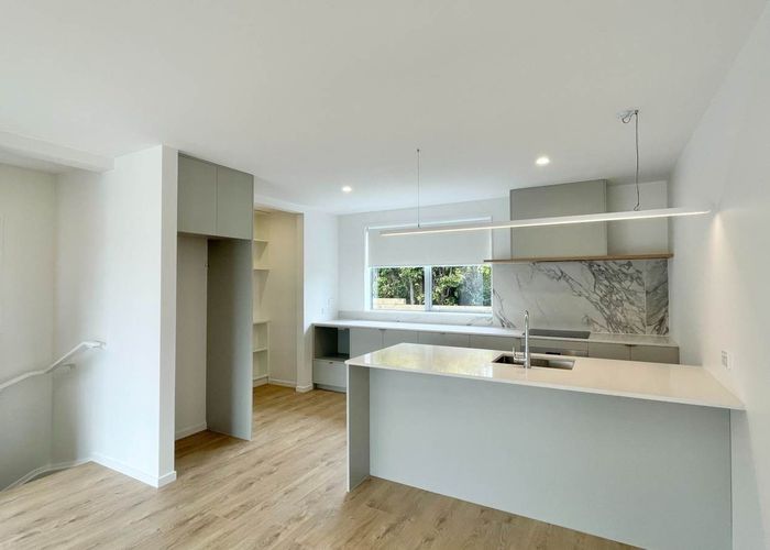  at 8/39 Archers Road, Hillcrest, North Shore City, Auckland