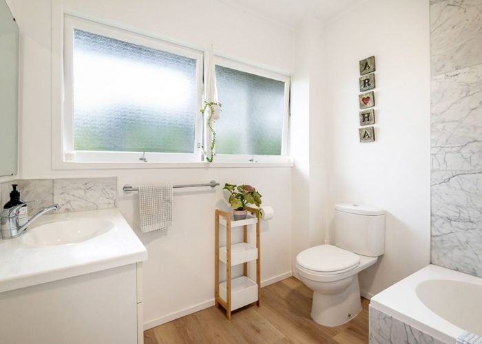  at 10/77 Old Lake road , Devonport, North Shore City, Auckland