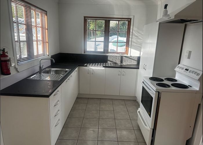  at 4 Fourth Ave,, Beachlands, Manukau City, Auckland