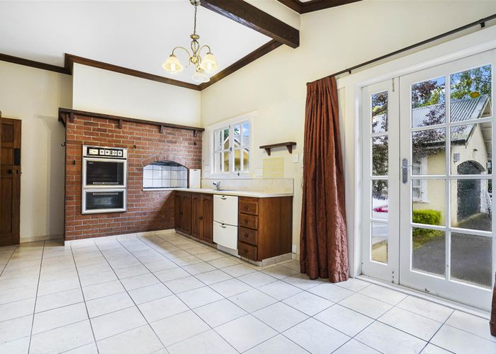  at 277 River Road, Claudelands, Hamilton