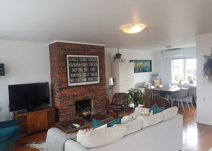  at 2/23 Huia Rd, Point Chevalier, Auckland City, Auckland