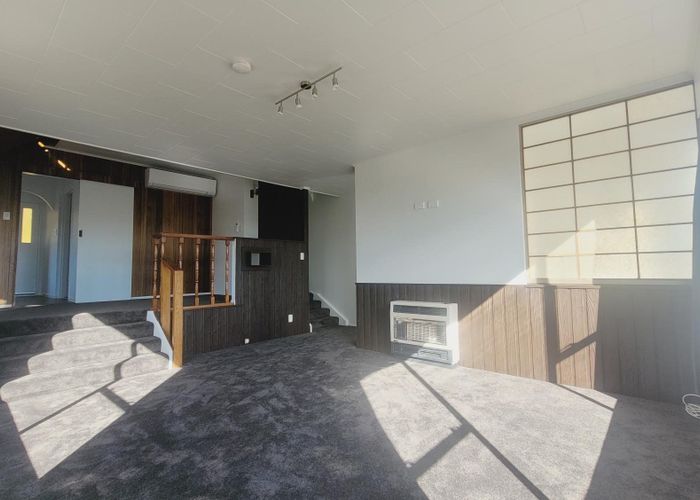  at 114 Gloaming Hill, Titahi Bay, Porirua, Wellington