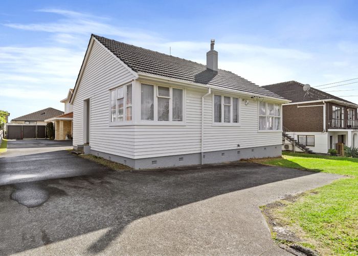  at 1189 Dominion Road, Mount Roskill, Auckland City, Auckland