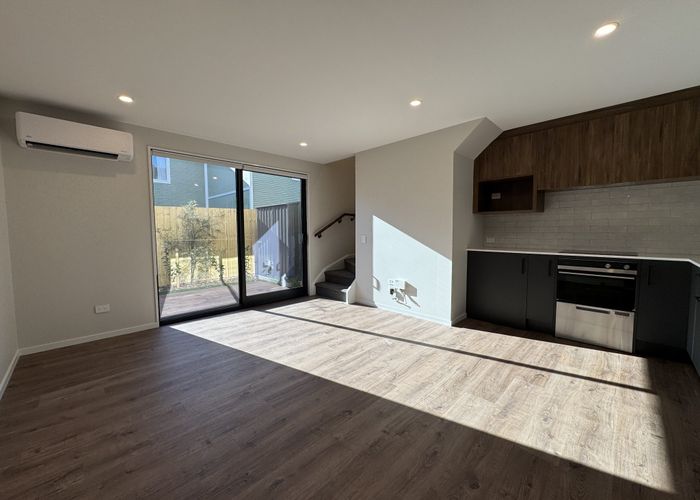  at 2/294 Madras Street, City Centre, Christchurch City, Canterbury