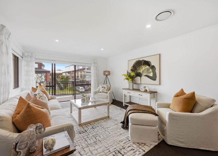  at 5 Vintage Drive, Henderson, Waitakere City, Auckland