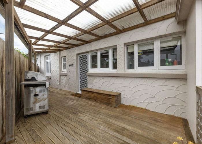  at 2/722 Manukau Road, Royal Oak, Auckland