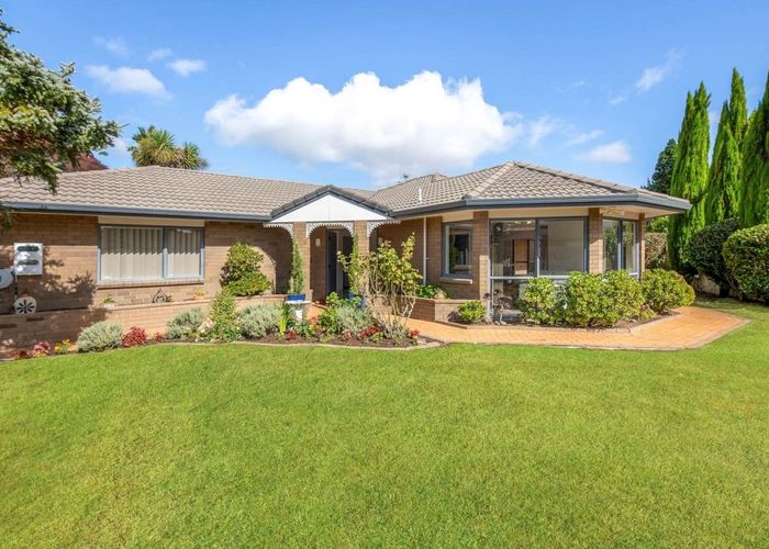  at 27 Longford Park Drive, Takanini