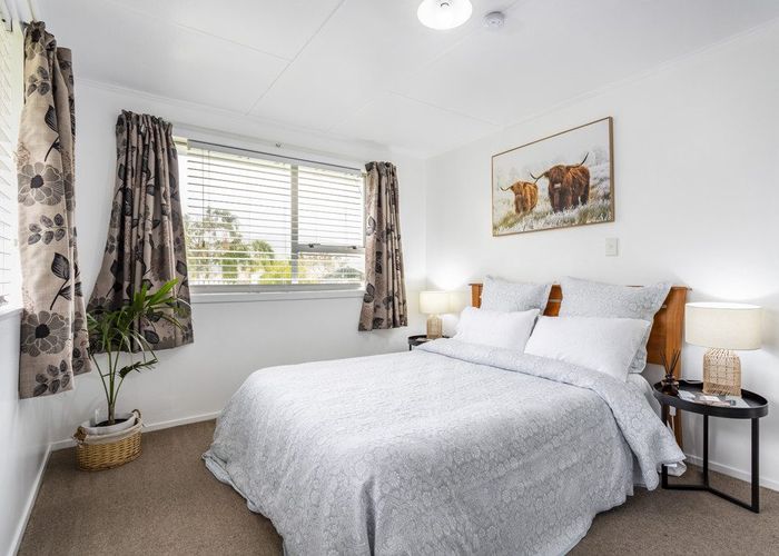  at 25 Clapham Grove, Stokes Valley, Lower Hutt, Wellington