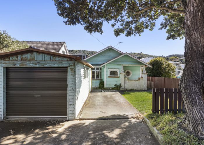  at 32 The Parade, Island Bay, Wellington, Wellington