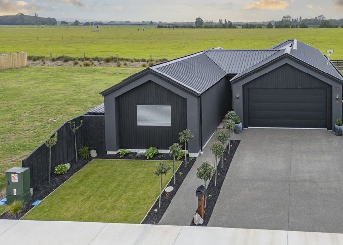  at 18 Ellmers Street, Woodend