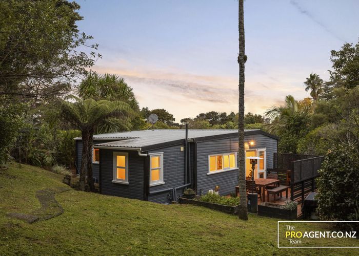  at 19 Laingholm Drive, Laingholm, Waitakere City, Auckland