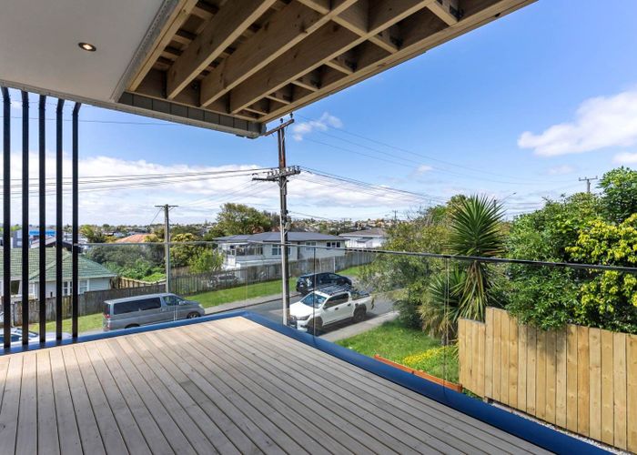  at 4 Bruce Road, Glenfield, North Shore City, Auckland