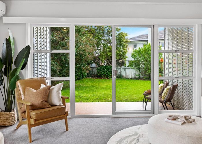  at 3/133 Shakespeare Road, Milford, North Shore City, Auckland