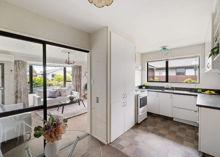  at 2/2 Burnridge Place, Belfast, Christchurch City, Canterbury