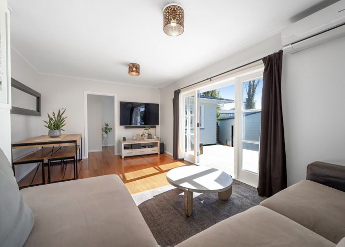 at 2/12 Pandora Place, Pakuranga, Manukau City, Auckland
