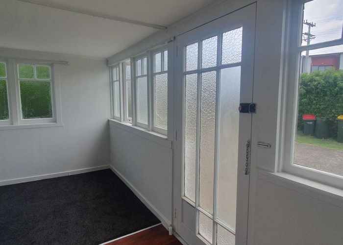  at 10 Russell Road, Manurewa, Auckland