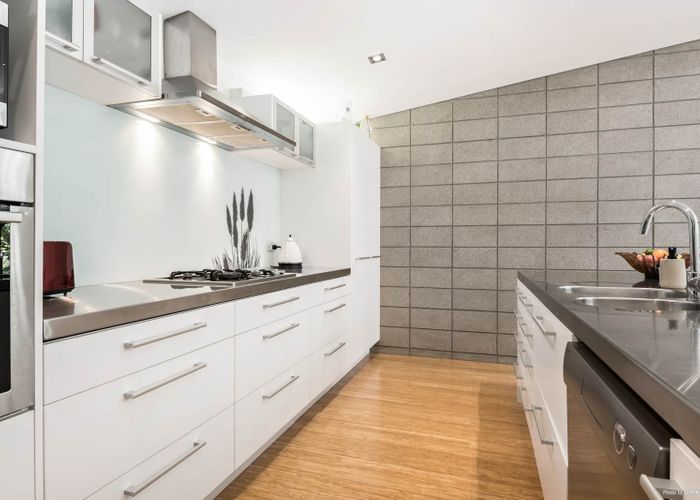  at 46A Parr Terrace, Castor Bay, Auckland