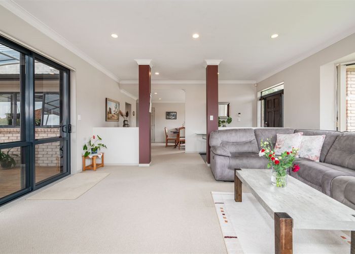  at 6 Leafield Crescent, Henderson, Auckland