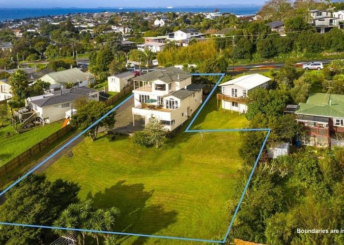 at 121 Browns Bay Road, Browns Bay, Auckland