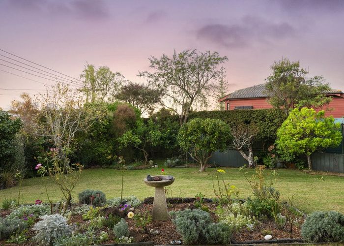  at 1/47 Eastcliffe Road, Castor Bay, Auckland