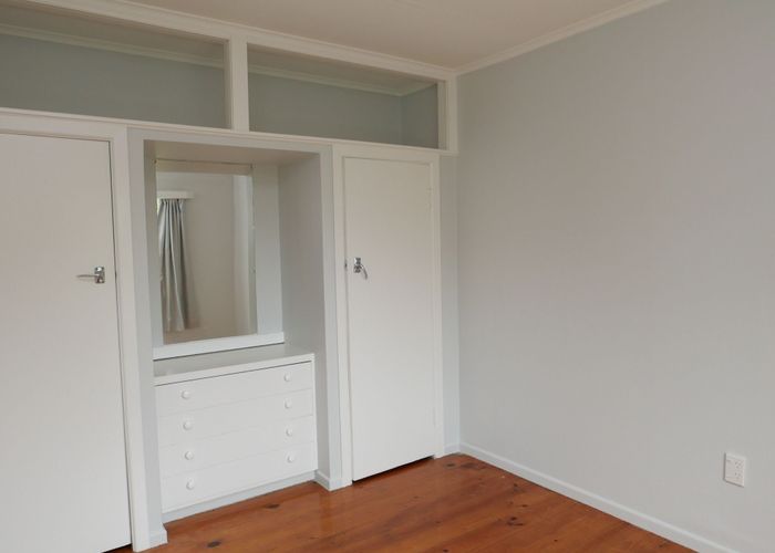  at 32a Charlotte Av, Brooklyn, Wellington, Wellington