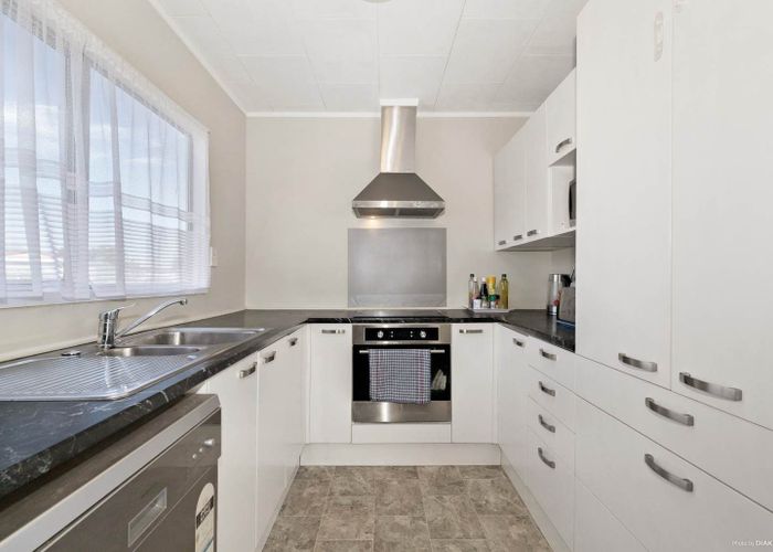  at 1/62 Redcrest Avenue, Red Hill, Papakura, Auckland