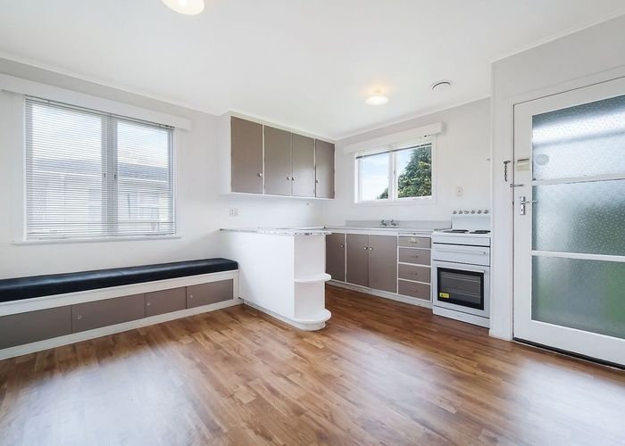 at 136 Rathgar Rd, Henderson, Waitakere City, Auckland