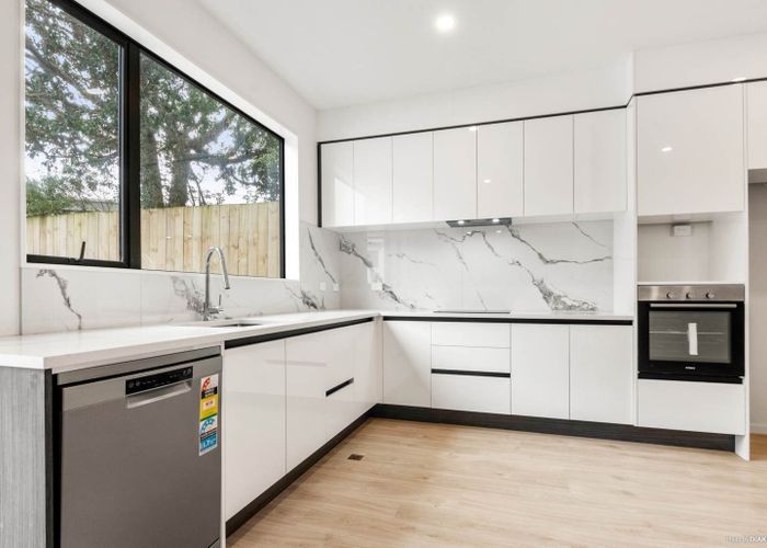  at 2/26 Parry Road, Mount Wellington, Auckland City, Auckland