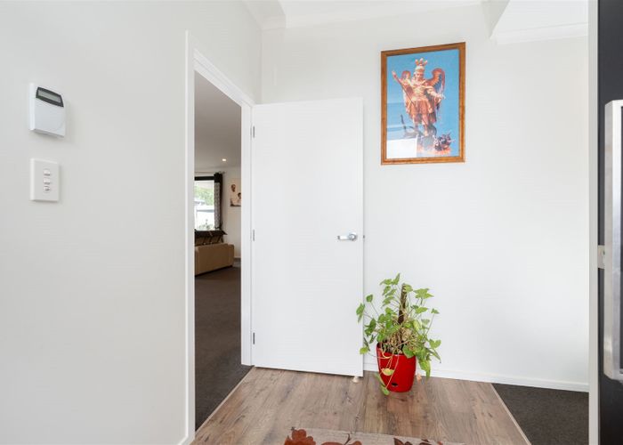  at 24 Helen June Avenue, Flagstaff, Hamilton