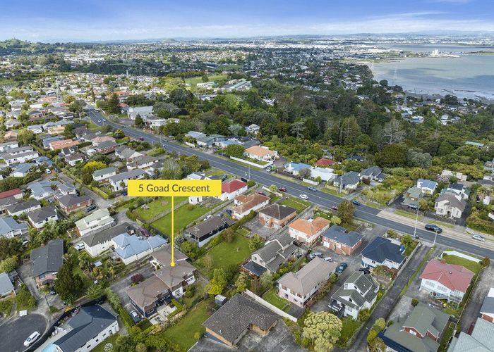  at 2/5 Goad Crescent, Hillsborough, Auckland