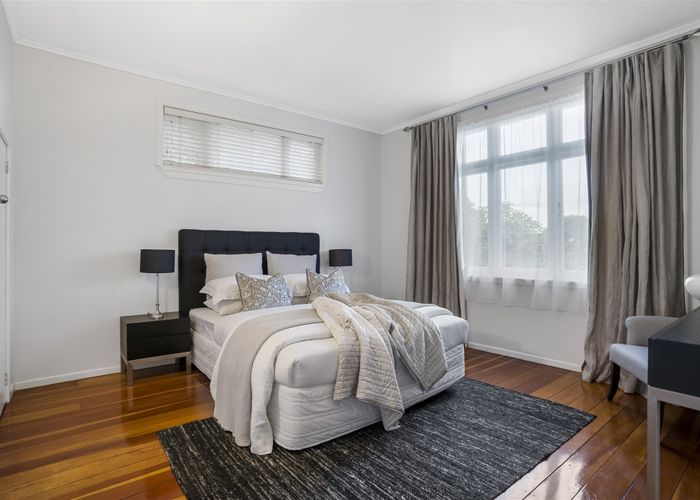  at 9 Hillsborough Road, Hillsborough, Auckland