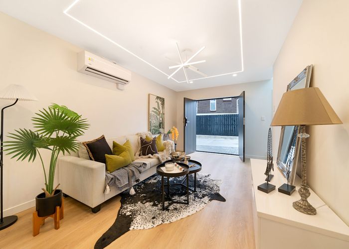  at 2/12 Chaucer Place, Blockhouse Bay, Auckland City, Auckland