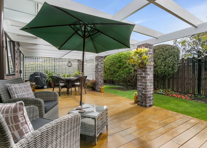  at 2/13 The Parade, Bucklands Beach, Auckland