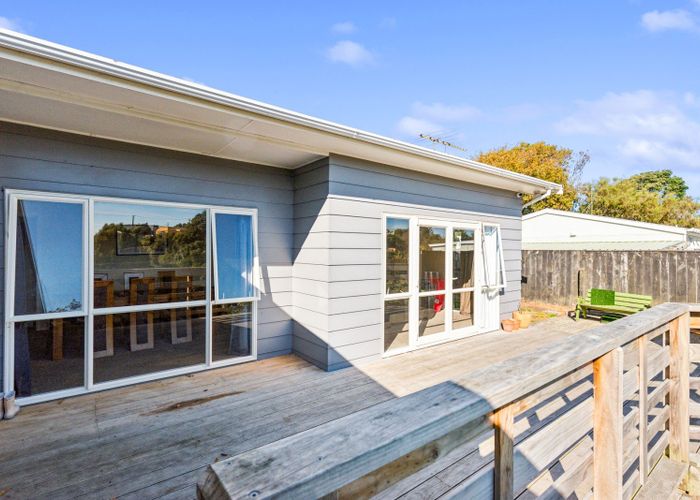  at 39 Tennis Court Road, Raumati South, Kapiti Coast, Wellington