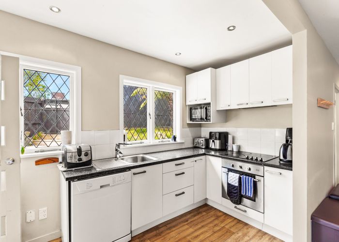  at 14 Fairmount Road, Titirangi, Auckland