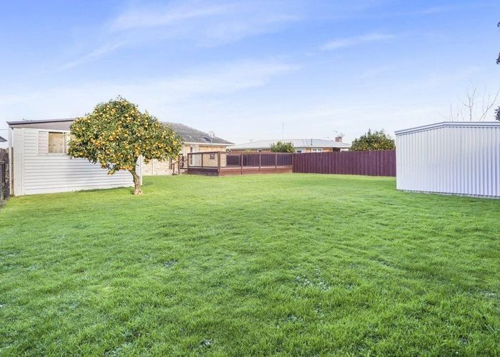  at 27 Nevada Road, Silverdale, Hamilton