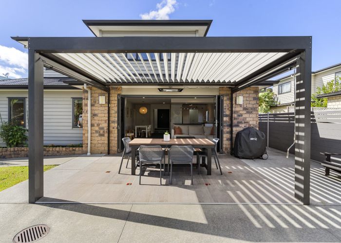  at 168 Cliff View Drive, Green Bay, Waitakere City, Auckland